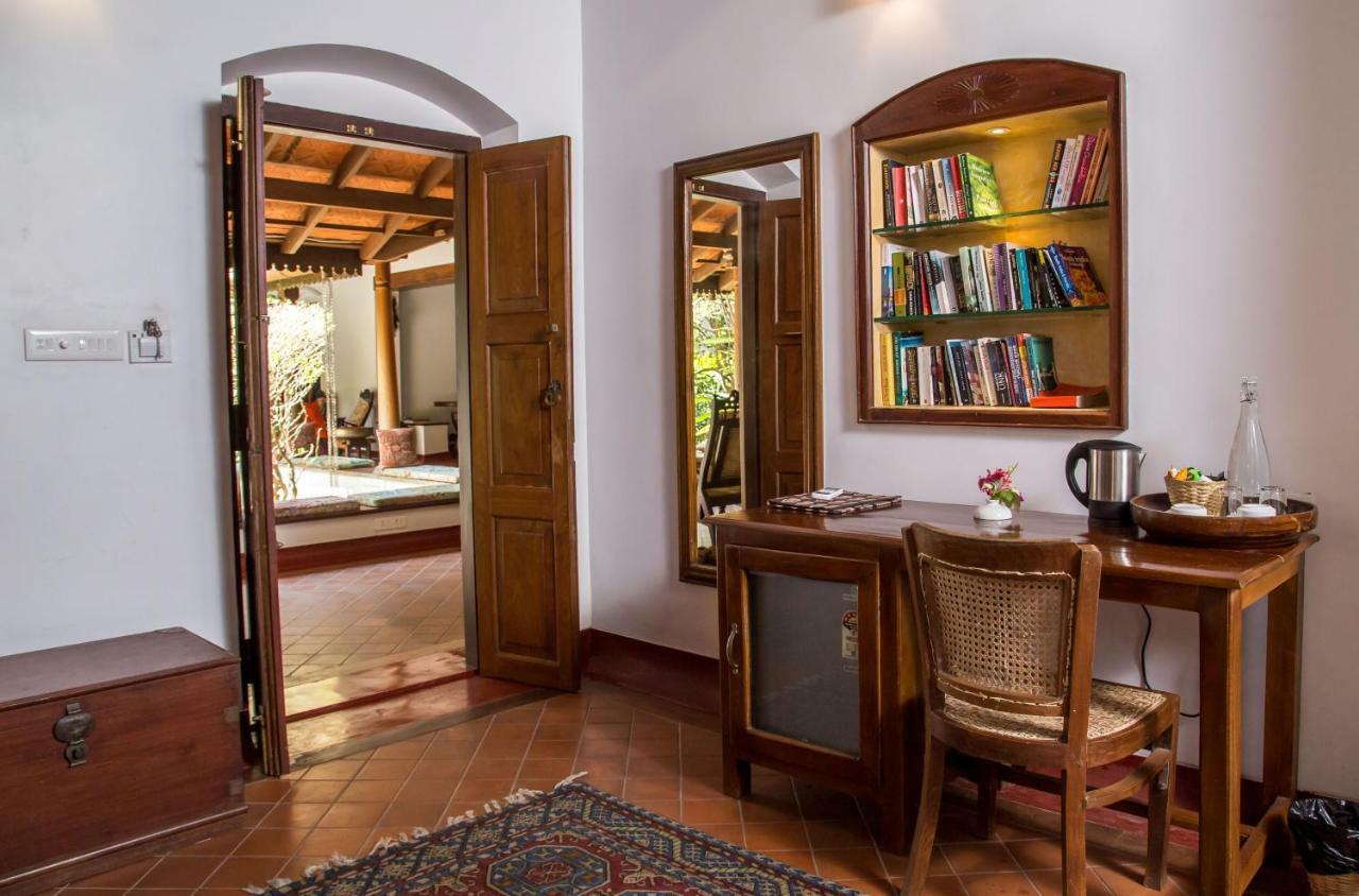 Secret Garden, A Boutique Hotel Kochi Bagian luar foto